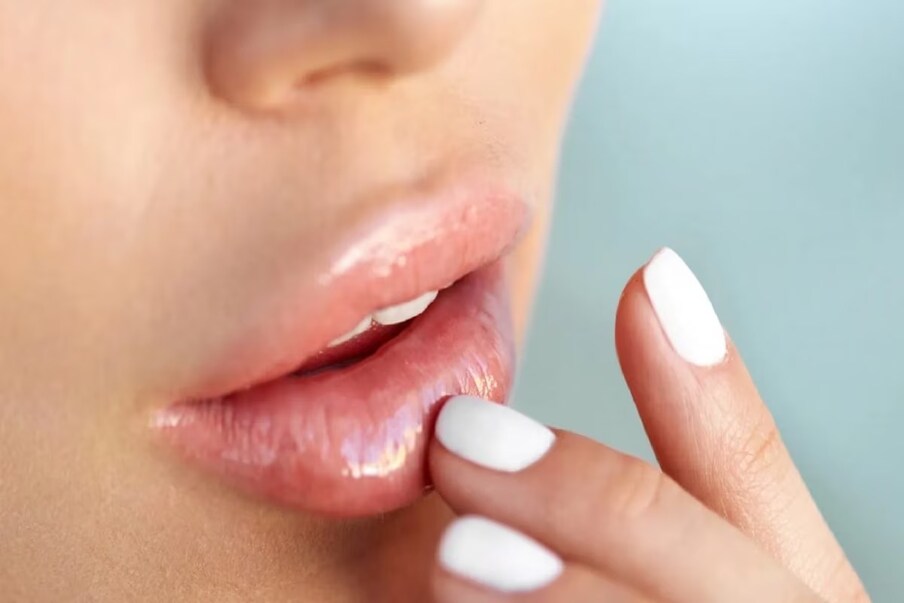 Mix lemon juice with glycerin and apply it on your lips daily  Lips will be much softer and pinker