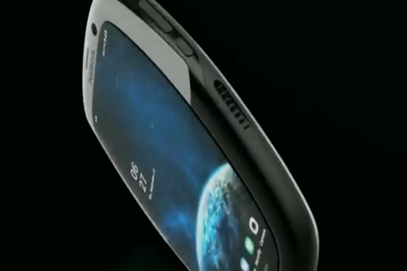 এই তালিকায় পরবর্তীতে রয়েছে Nokia 6600 (১৫০ মিলিয়ন), Nokia 1200 (১৫০ মিলিয়ন) এবং Nokia 5230 (১৫০ মিলিয়ন)। এর পরে রয়েছে Samsung E1100 (১৫০ মিলিয়ন), Apple iPhone 5 (১৪৬ মিলিয়ন), Nokia 2600 (১৩৫ মিলিয়ন) এবং Motorola RAZR V3 (১৩০ মিলিয়ন)।
