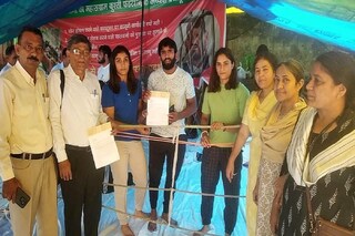 কুস্তিগীরদের পাশে এসইউসিআই৷ 