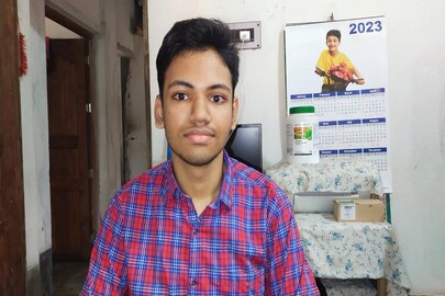 মাধ্যমিকে তৃতীয় অর্ক