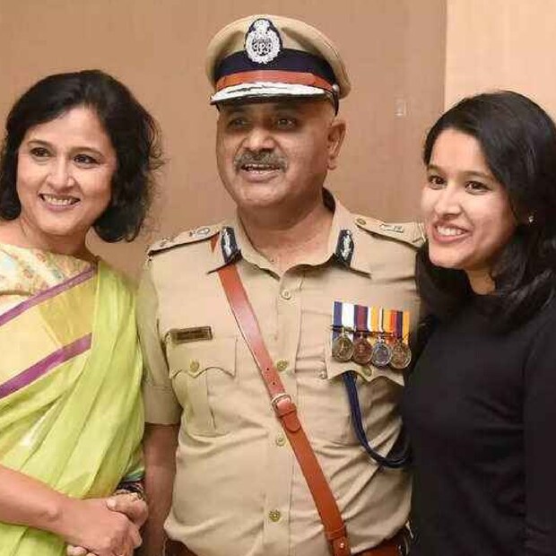 চলতি মাসে অবসর নেবেন সুবোধ কুমার জয়সওয়াল। তাঁর আমলেই নিয়োগ দুর্নীতি, কয়লা পাচার, গরু পাচারের মতো মামলাগুলি হয়েছিল। এবার তাঁর জায়গায় দায়িত্ব নেবেন প্রবীণ সুদ।