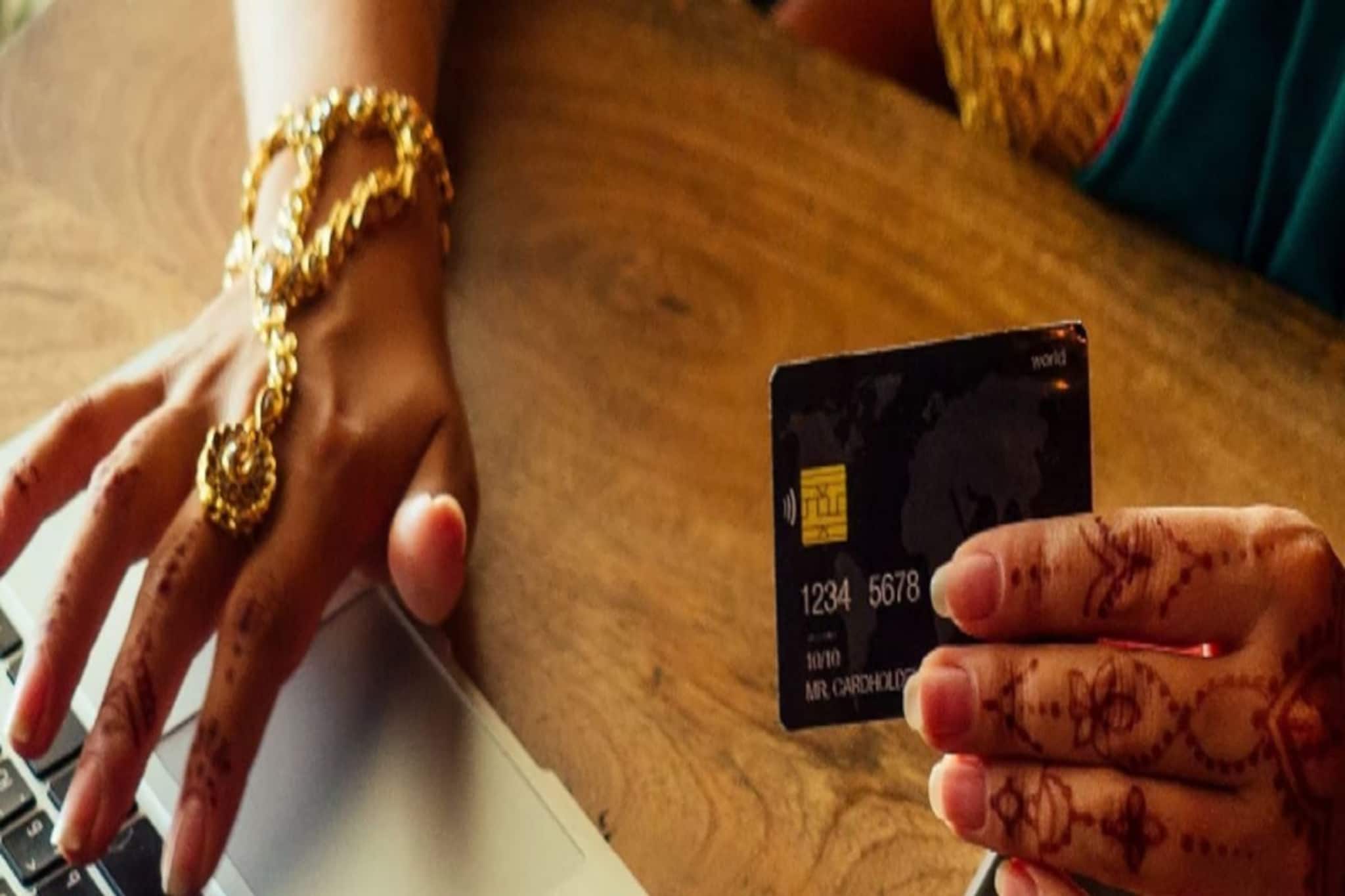 ডেবিট কার্ডের মেয়াদ শেষ হয়ে গেলে কী হবে? তখনও কি ব্যবহার করা যাবে কার্ড ?