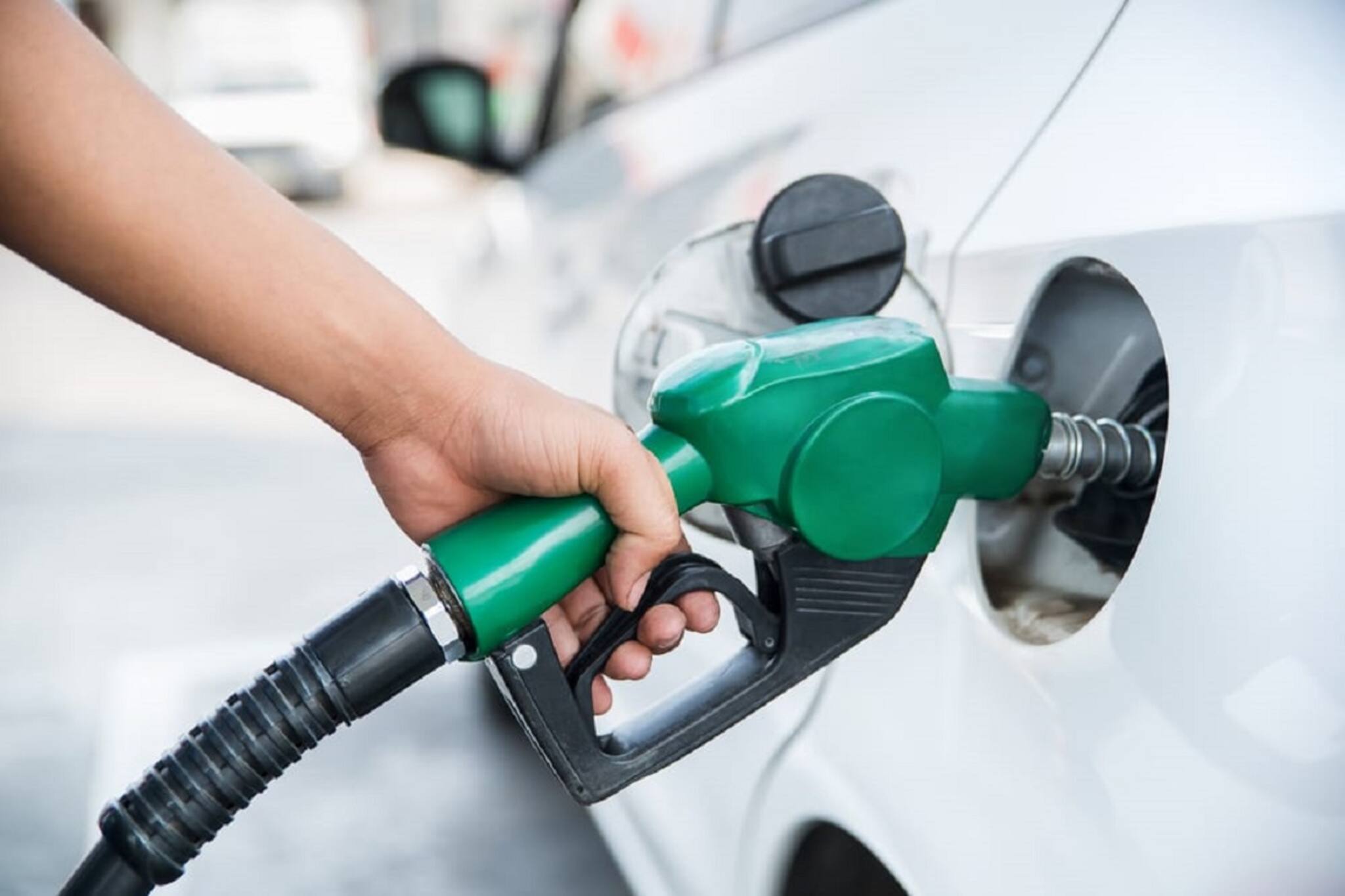 Fuel | Petrol | Diesel: বাইকে বা গাড়িতে এই নিয়ম মেনে প্রেট্রোল-ডিজেল ভরছেন তো? না হলে গরমে ঘটবে চরম সর্বনাশ! জানুন