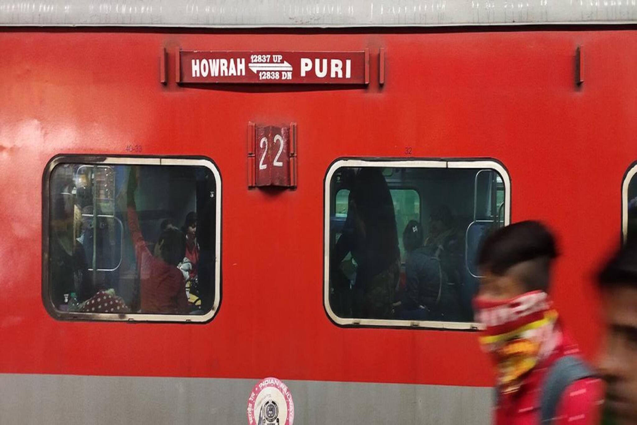 মাঝরাতে হাওড়া-পুরী ট্রেনে মারাত্মক ঘটনা! প্রাণে বাঁচলেন বহু, সকালে ফের রওনা