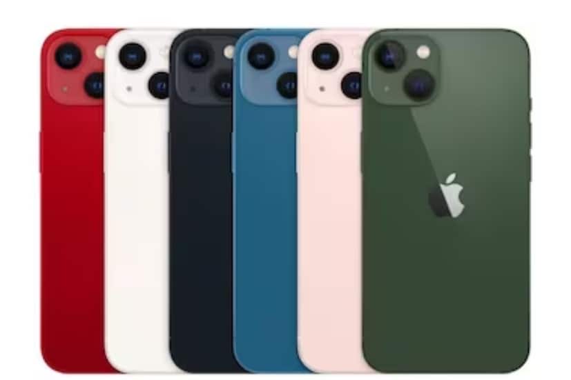 iPhone -  ভারতের বাজারে রয়েছে iPhone 14, iPhone 14 Plus, iPhone 14 Pro এবং iPhone 14 Pro Max 5G এর মতো ফোন। iPhone 14-তে রয়েছে ডুয়াল রিয়ার ক্যামেরা, যা ১২ মেগাপিক্সেলের। প্রো ভ্যারিয়েন্ট ফোনে রয়েছে ৬.১ ইঞ্চি এবং ৬.৭ ইঞ্চির সুপার রেটিনা XDR ডিসপ্লে, ১২০Hz অ্যাডাপটিভ রিফ্রেশ রেট সমর্থন এবং LTPO প্যানেল। যেখানে iPhone 14 এবং 14 Plus ফোনে রয়েছে ৬.১ এবং ৬.৭ ইঞ্চির ৬০Hz OLED ডিসপ্লে, যা ১২০০ nits HDR ব্রাইটনেস যুক্ত। iPhone 14 এবং 14 প্লাসে A15 বায়োনিক চিপসেট এবং 14 প্রো এবং 14 প্রো ম্যাক্সে A16 বায়োনিক চিপসেট দেওয়া হয়েছে। iPhone 14 এর ১২৮ জিবি ভ্যারিয়েন্ট বর্তমানে Flipkart-এ ৬৭,৯৯৯ টাকায় পাওয়া যাচ্ছে।