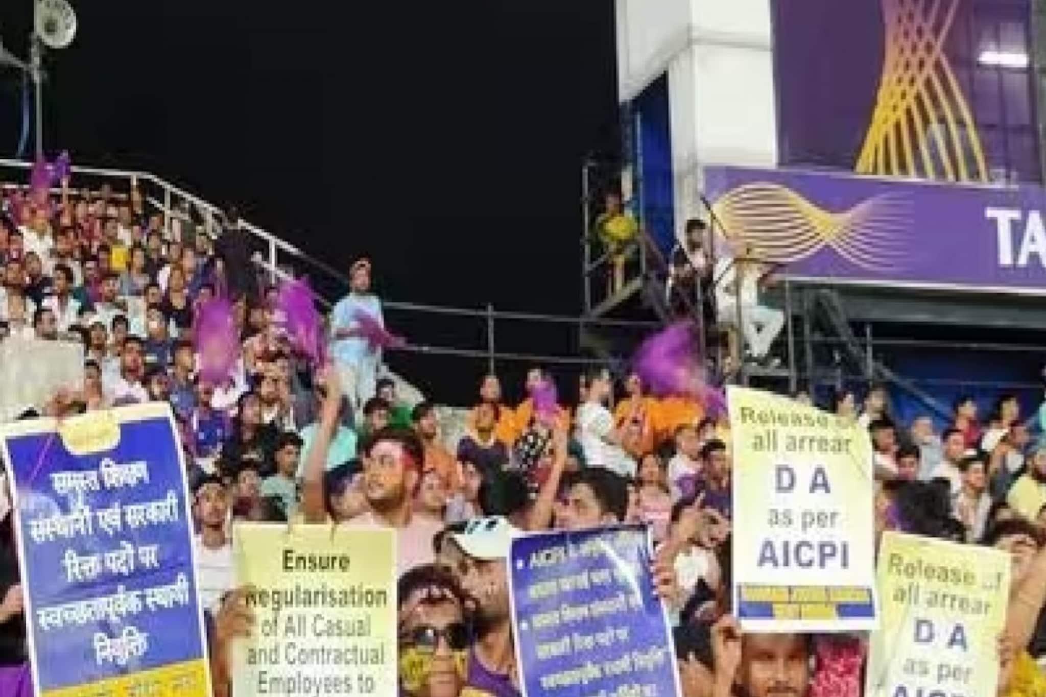 ডিএ আন্দোলন গড়াল আইপিএলে! ক্রিকেটে এমন কাণ্ড আগে কোনওদিন ঘটেনি