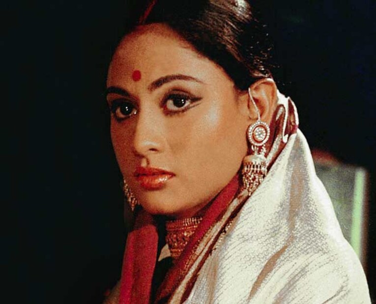 সম্প্রতি জানা গেল অমিতাভ বচ্চন কেন বলিউডের তাবড় তাবড় সুন্দরীদের ছেড়ে জয়া ভাদুড়িকেই বিয়ে করেছিলেন?