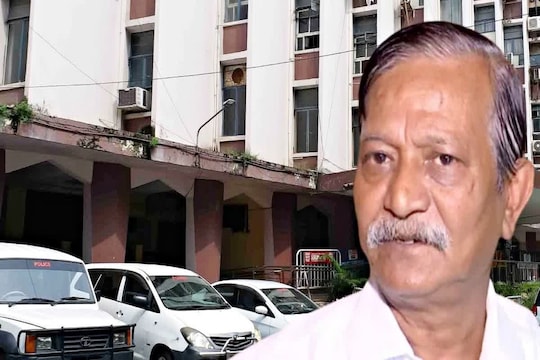 কালীঘাটের কাকুর বাড়িতে ইডি