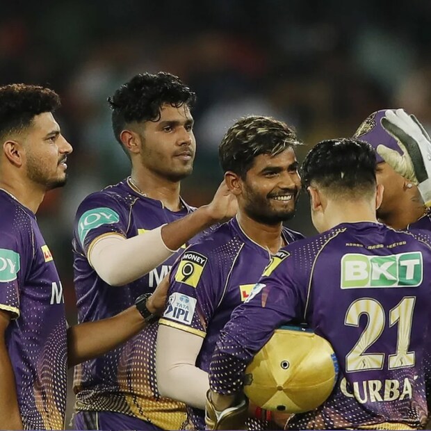 সানরাইজার্স হায়দরাবাদের বিরুদ্ধে জিতে প্লে অফের যাওয়ার আশা টিকিয়ে রাখল কলকাতা নাইট রাইডার্স। ৫ রানে রুদ্ধশ্বাস জয়ে আত্মবিশ্বাস অনেকটাই ফিরে পেয়েছে কেকেআর। সানরাইজার্স হায়দরাবাদের বিরুদ্ধে জিতে প্লে অফের যাওয়ার আশা টিকিয়ে রাখল কলকাতা নাইট রাইডার্স। ৫ রানে রুদ্ধশ্বাস জয়ে আত্মবিশ্বাস অনেকটাই ফিরে পেয়েছে কেকেআর।