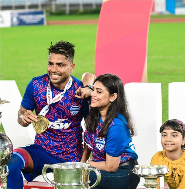 জন্মদিনে প্রেমিকাকে ভালবাসার ভরালেন প্রবীর। গীতশ্রীর সঙ্গে রিল শেয়ার, খাওয়া-দাওয়া, মাখোমাখো প্রেম সবই হল। 