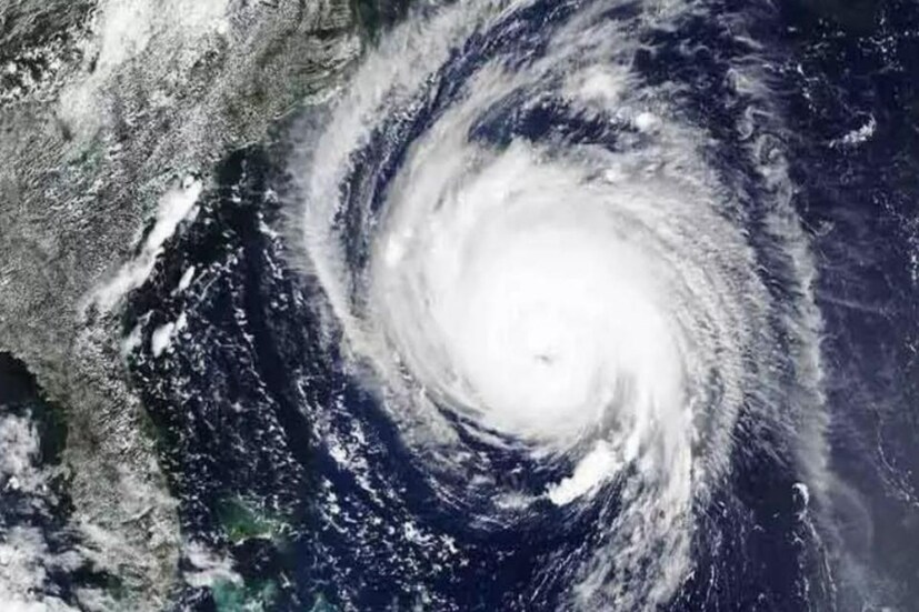 IMD-এর প্রধান মৃত্যুঞ্জয় মহাপাত্র বলেন, 'আরব সাগরে একটি নিম্নচাপ পরিস্থিতি তৈরি হয়েছে, যা পরে অত্যন্ত প্রবল ঘূর্ণিঝড় 'বিপরাজয়'-এ পরিণত হয়, কেরলে বর্ষা শুরু হতে বিলম্ব হয়েছে। কারণ এই ঘূর্ণিঝড় পরিস্থিতি এই এলাকা থেকে আর্দ্রতা সরিয়ে দিয়েছে।