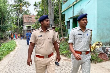 পুলিশের