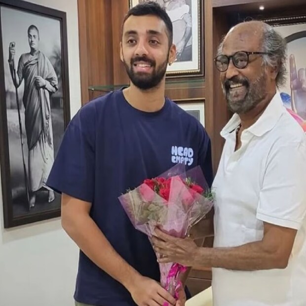 কেকেআরের দুই তারকার সঙ্গে ছবি তুললেন সুপারস্টার রজনীকান্ত। তবে সব থেকে বেশি চোখ টানল তাঁর বাড়িতে থাকা দুটি ছবি। 