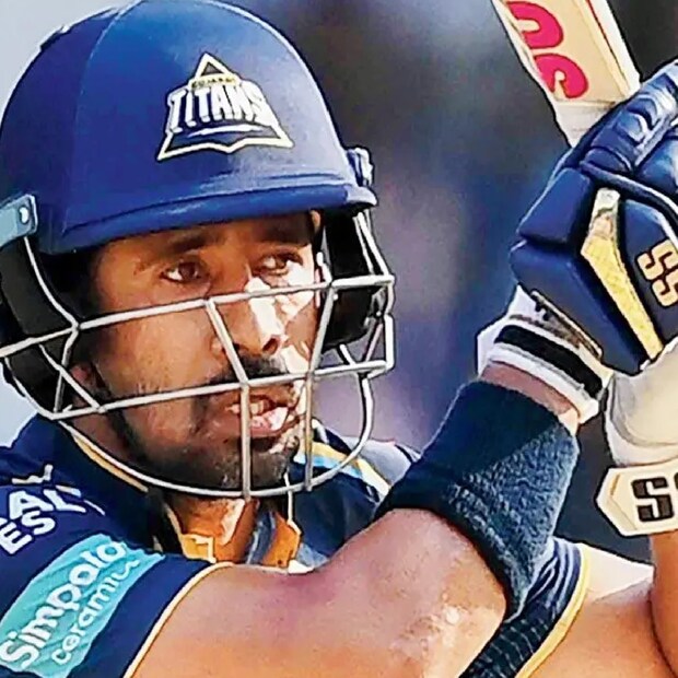 গুজরাত টাইটান্সকে বরাবর ওপেনার হিসেবে ভরসা জোগাচ্ছেন ঋদ্ধি। সঙ্গে তাঁর দুরন্ত কিপিং। এদিনের পারফরম্যান্সের পর ঋদ্ধি যেন জাতীয় দলে সুযোগ পাওয়ার ব্যাপারে আরও বড় দাবি রাখলেন।
