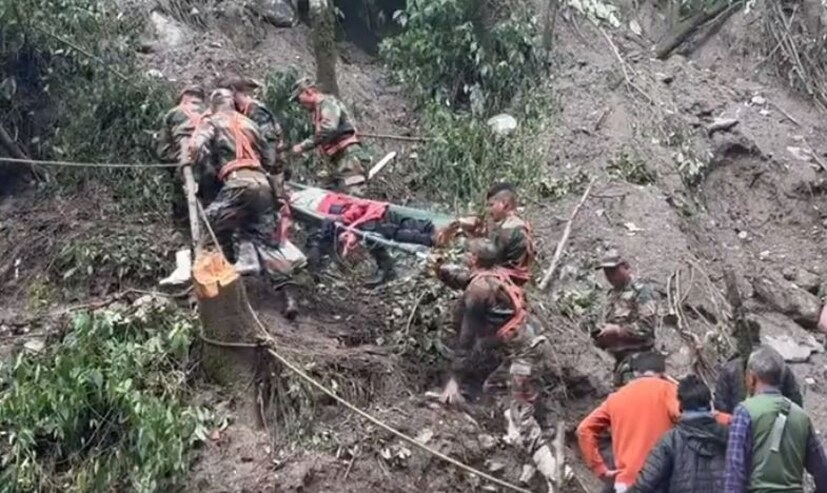 লোয়ার ওখড়ের সোমবাড়িয়ায় দাওয়া সাঙ্গে শেরপার বাড়ি অবিরাম বৃষ্টির কারণে ধসে পড়ার মুখে। যদিও বাড়িটি থেকে সব বাসিন্দাকে নিরাপদ স্থানে সরিয়ে নেওয়া যাওয়া হয়েছে। এখনও পর্যন্ত কোনও হতাহতের খবর পাওয়া যায়নি। পাশাপাশি, সিকিম-পশ্চিমবঙ্গ সীমানা সংলগ্ন রামাম নদীর জলস্তর বৃদ্ধি পাওয়ায় পশ্চিমবঙ্গের সঙ্গে সংযোগকারী এলাকায় সমস্ত অস্থায়ী সেতু ক্ষতিগ্রস্ত হয়েছে। 