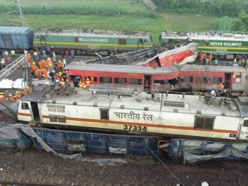 রেল জানিয়েছে, ওড়িশার বিভিন্ন হাসপাতালে প্রায় ২০০ জন়ের চিকিৎসা এখনও চলছে। তবে ৯০০ জন যাত্রীকে হাসপাতাল থেকে ছেড়ে দেওয়া হয়েছে বলেও জানা গিয়েছে। 