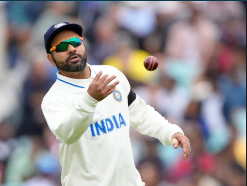ওড়িশার ভয়ঙ্কর দুর্ঘটনায় মৃতদের শ্রদ্ধাজ্ঞাপনে টসের পর এক মিনিট নীরবতা পালন করলেন রোহিত শর্মা, বিরাট কোহলিরা। 