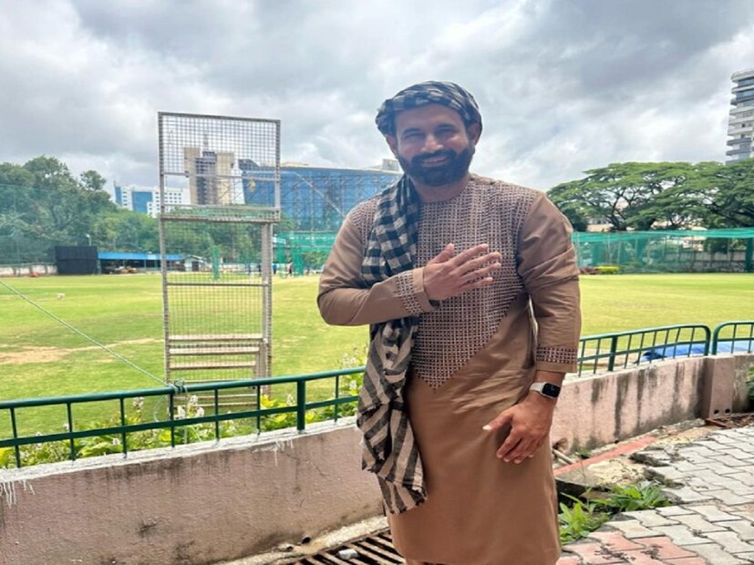 ঈদের দিনে খুশির মুহূর্ত ভাগ করে নিয়েছে ইরফান পাঠান।