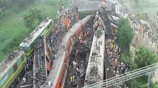 শরীরের উপর এসে পড়লে বগিটা, ওখানেই শেষ!  প্রতীকী ছবি