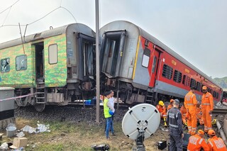 ভয়াবহ দুর্ঘটনার কবলে করমণ্ডল এক্সপ্রেস৷ 