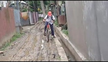 জল কাদায় ভরা রাস্তাই ভরসা সারদানন্দ পল্লীর