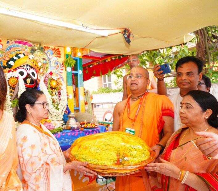 এই বছর কলকাতার ইসকনের রথযাত্রার থিম ‘মানসিক শান্তি’। আজ, ইসকন বিশ্বব্যাপী ১৭০টিরও বেশি দেশে এবং ৮০০টিরও বেশি শহর ও জনপদে রথযাত্রার আয়োজন করবে।