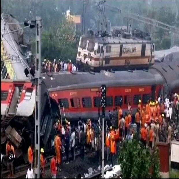 আহতদের ২ লক্ষ ও সামান্য আহতদের ৫০ হাজার টাকা করে দেওয়া হয়েছে। (রিপোর্ট-- আবীর ঘোষাল)