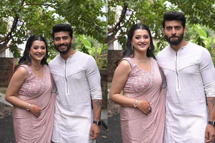 ইন্ড্রাস্ট্রি থেকে কেবল উপস্থিত ছিলেন রবি শ'। অনামিকা পরিবার ও বন্ধুদের সঙ্গে তোলা নানা ছবি স্যোশাল মিডিয়ায় পোস্ট করেছেন। ক্যাপশনে লিখেছেন 'নো ওয়ান কেন রিপ্লেস ইউ গাইস! নো ওয়ান! থ্যাঙ্ক ইউ ফর মেকিং আওয়ার ডে শো স্পেশাল, ইচ ওয়ান অফ ইউ! মাই ফ্রেন্ডস, মাই ফ্যামিলি! লাভ ইউ অল!' 