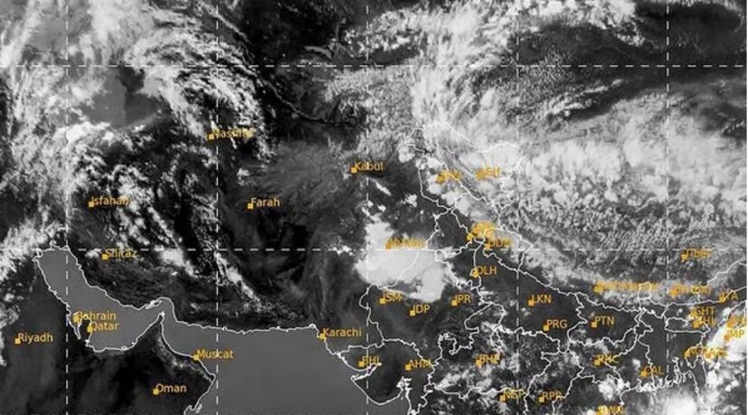  হাওয়া অফিসের তরফে জানানো হয়েছে যে, দক্ষিণপূর্ব আরব সাগরে অবস্থান করছে একটি গভীর নিম্নচাপ। যা ঘনীভূত হয়ে আরও শক্তি সঞ্চয় করে ঘূর্ণিঝড়ে রূপান্তরিত হওয়ার সম্ভাবনা প্রবল। আর আসন্ন এই ঘূর্ণিঝড়টির নাম দেওয়া হয়েছে বিপর্যয়। এই ঘূর্ণিঝড়ের বিষয়ে জরুরি কিছু কথা আলোচনা করে নেওয়া যাক। ঘূর্ণিঝড় বিপর্যয় প্রসঙ্গে জরুরি কিছু বিষয়: এই ঘূর্ণিঝড়ের নামকরণ করেছে বাংলাদেশ। বিপর্যয়-এর অর্থ হল দুর্যোগ। 