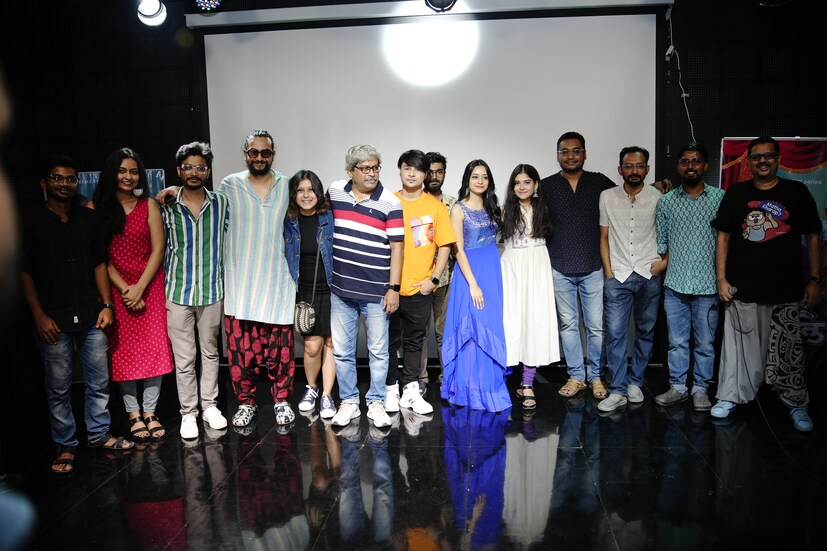 সিরিজের গল্পে রয়েছে সূর্য আর শাওন নামে দুই বন্ধুর কথা। এলিজিবল ব্যাচেলর সূর্যর এখনও পর্যন্ত ভেঙেছে ৬৭টা বিয়ের সম্বন্ধ! ওরই প্রাণের বন্ধু শাওনের উৎপাতে। শাওন বন্ধু হারানোর ভয়ে সূর্যকে বিয়ে করতে দেবে না, নিজেও বিয়ের পিঁড়িতে বসবে না ঠিক করেছে।