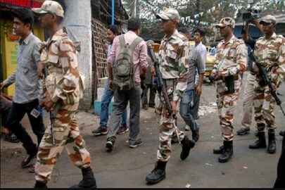 সাত জেলায় অবিলম্বে কেন্দ্রীয় বাহিনী মোতায়েনের নির্দেশ৷ 