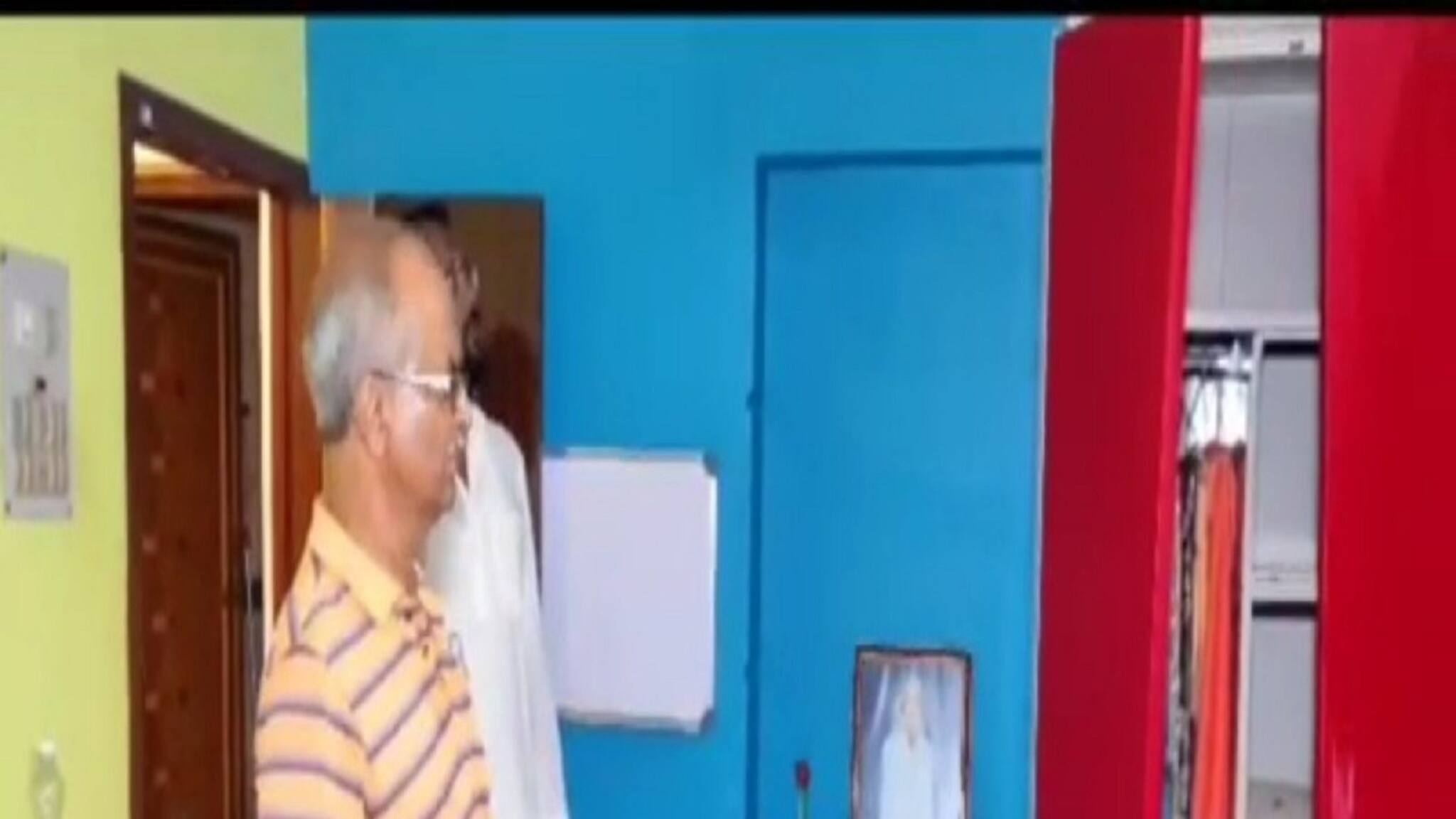 Crime News: চেনা লোকের কী কাণ্ড, একা বৃদ্ধকে গলায় ছুরি ঠেকিয়ে যা যা হল