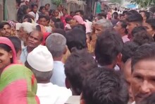 বাড়ির সকলে বেরিয়ে যেতেই মায়ের উপর চড়াও ছেলে! মর্মান্তিক পরিণতিতে শিউরে উঠবেন