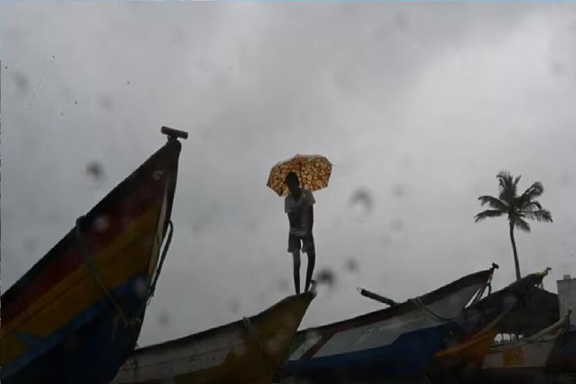*শুক্র ও শনিবার নয় এবং ১০ জুন এটি মূলত দক্ষিণ আরব সাগরে অবস্থান করবে যার প্রভাব পড়বে কর্ণাটক, গোয়া এবং মহারাষ্ট্র উপকূলে। রবিবার ১১ জুন এটি আরও এগিয়ে আরও উত্তরে গিয়ে মধ্য এবং উত্তর আরব সাগরে অবস্থান করবে যার প্রভাব পড়বে আমাদের দেশের গোয়া,মহারাষ্ট্র এবং গুজরাট উপকূলে। সংগৃহীত ছবি। 