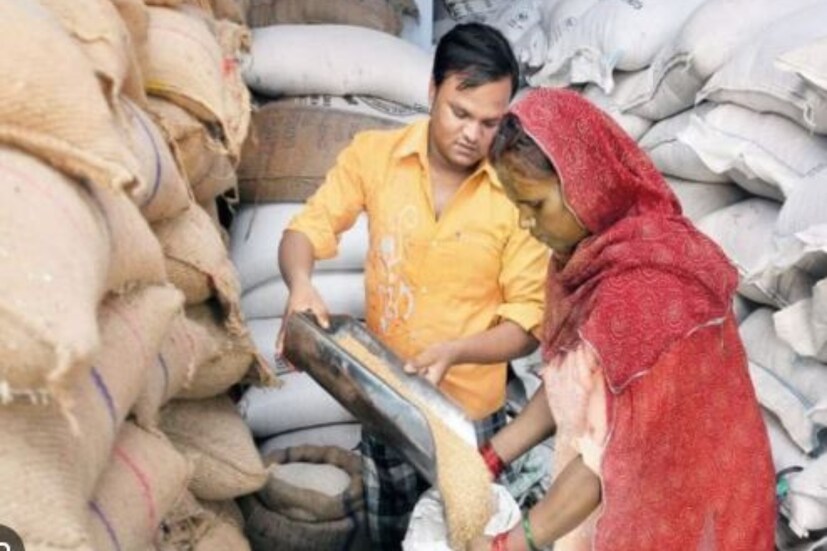 পরের ধাপে নতুন একটি অপশন খুলবে। সেখানে আপনার কাছে রেশন কার্ডের নম্বর এবং ক্যাটাগরির তথ্য চাওয়া হবে।
