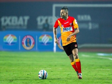 লাল হলুদ জার্সিতে দেখা যাবে নিশু কুমারকে