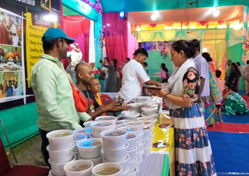 তাই এই মহাপ্রসাদ নিতে চলে এসেছি পরিবারের সকলের সঙ্গে উপভোগ করব।”