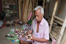 দিনকাল বদলে যাচ্ছে, রথ টানতে আগ্রহ হারাচ্ছে ছোটরা,বিক্রি কমছে, চিন্তায় শিল্পীরা