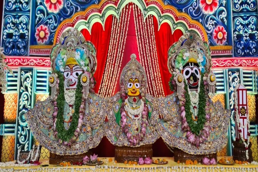 সামনেই রথযাত্রা। আর রথ মানেই পুরী। কিন্তু কলকাতার রথ বললেই প্রথমে মনে আসে ইসকনের রথযাত্রা। এটি কলকাতার অন্যতম প্রধান ও জনপ্রিয় রথযাত্রা। 