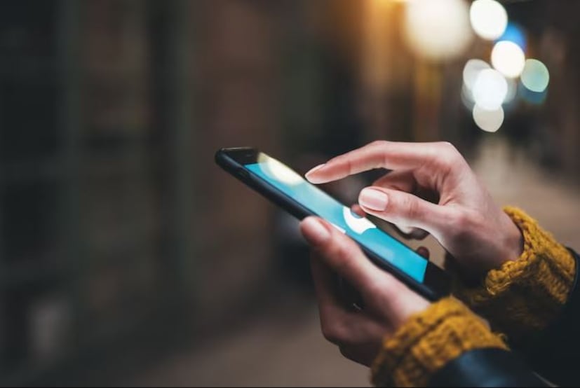 একইভাবে BSNL ৬৯৯ টাকাওয়ালা প্ল্যান গ্রাহকদের রোজ ০.৫ জিবি পর্যন্ত হাই স্পিড ডেটা দেবে। ডেলি লিমিট শেষ হওয়ার পরেও এই প্ল্যানে ইন্টারনেট ব্যবহার করতে পারবেন ইউজাররা। তবে, স্পিড  ৪০ কেবিপিএস হয়ে যাবে৷  আপনি শুধুমাত্র অনলাইন সার্ভিস অ্যাক্সেস করতে পারেন।