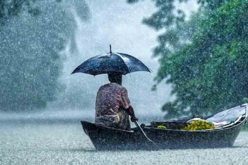 *কলকাতায় আজ সকাল থেকে মেঘলা আকাশ। বেলা বাড়লে ধীরে ধীরে কাটবে মেঘ। বিক্ষিপ্তভাবে দু-এক পশলা বজ্রবিদ্যুৎ-সহ হালকা বৃষ্টি। ক্রমশ বৃষ্টির পরিমাণ কমবে। কাল থেকে বাড়বে তাপমাত্রা। জলীয় বাষ্প থাকায় অস্বস্তি বাড়বে। ফাইল ছবি। 