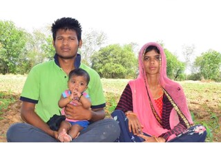 বাল্য বিবাহের পরেই বন্ধ হতে বসেছিল পড়াশোনা! ডাক্তারি পড়ার স্বপ্ন নিয়ে বাড়ি থেকে পালিয়েছিলেন তরুণ! তার পর…