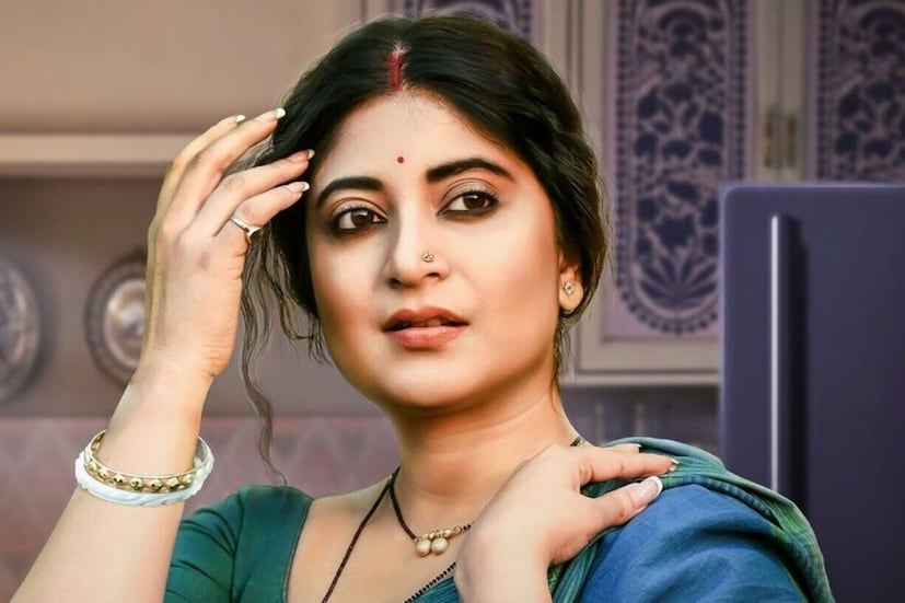 অন্যদিকে এই মাসেই হইচই-এ মুক্তি পাবে বাংলা ওয়েব সিরিজ 'নষ্টনীড়'। এখানে মুখ্য ভূমিকায় থাকছেন সন্দীপ্তা সেন। চলতি মাসের ৯ তারিখ মুক্তি পাবে এই সিরিজ। 
