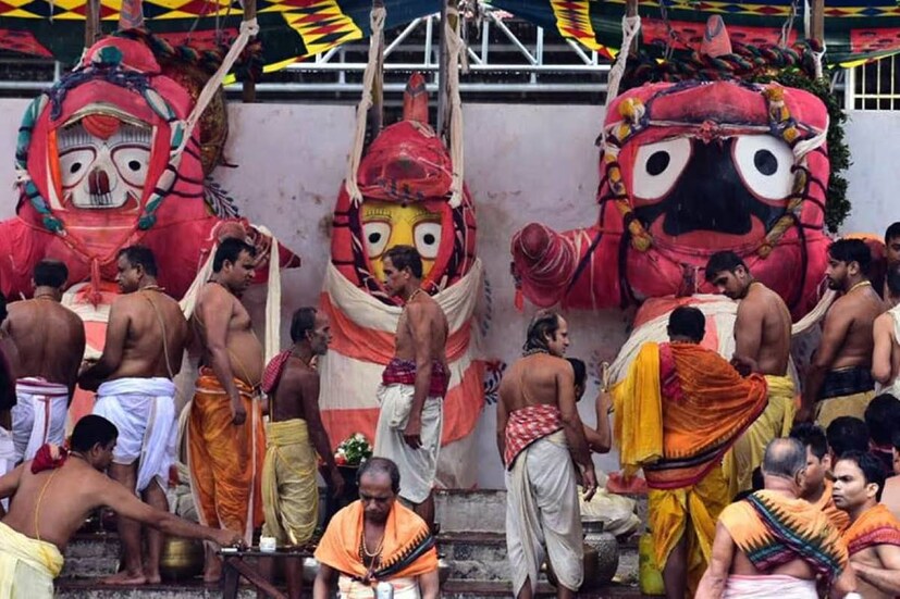 পূর্ণিমা তিথি শুরু হচ্ছে শনিবার, ৩ জুন সকাল ১১.১৭ মিনিটে। পূর্ণিমা থাকবে ৪ জুন সকাল ৯.১১ মিনিট পর্যন্ত। 