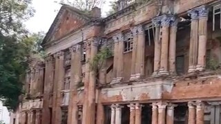 এখনও সংরক্ষণের কোনও কাজ শুরু হয়নি এই রাজবাড়িতে (ফাইল ছবি)