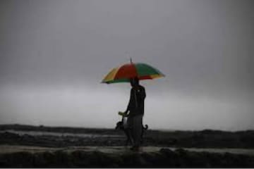 বাংলায় কি অবশেষে বর্ষা এল? নাকি এখনও অপেক্ষা চলবে? জানুন আবহাওয়ার আপডেট