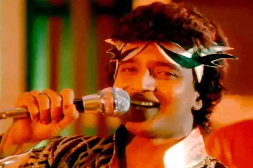 কিন্তু, ২০২১ সালে জানা গিয়েছে, আমির খানের ‘গজনী’ কিন্তু, ১০০ কোটির ক্লাবের প্রথম সিনেমা ছিল না৷ ১৯৮২ সালে মুক্তি পাওয়া মিঠুন চক্রবর্তী  ‘ডিস্কো ডান্সার’ প্রথম বলিউড সিনেমা যা বিশ্বজুড়ে ১০০ কোটির ব্যবসা করেছিল৷
