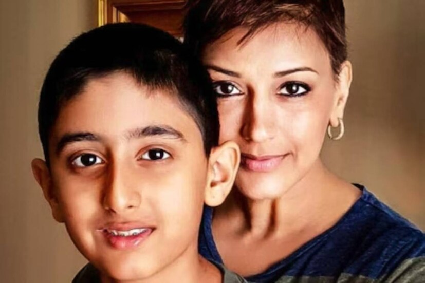 তবে এ বার ছেলেকে নিয়ে আতঙ্কিত সোনালি। অভিনেত্রীর ছেলে রণবীর বহেলের হাঁপানির সমস্যা  আছে। তাঁর স্বাস্থ্য নিয়েই চিন্তিত তিনি।