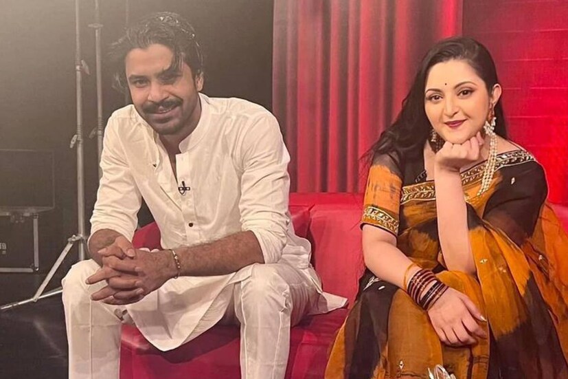 এই ঘটনার পর নাম না করেই আঙুল তুলেছেন অনেকে। দাবি করেছেন, স্বামীর ব্যক্তিগত মুহূর্তের ছবি-ভিডিও ফাঁস করেছেন তিনিই। এই অভিযোগ যদিও পুরোপুরি উড়িয়ে দিয়েছেন অভিনেত্রী। এ বিষয়ে কথা বলে রাজের সঙ্গে বিচ্ছেদের জল্পনা উস্কে দিলেন পরীমণি।