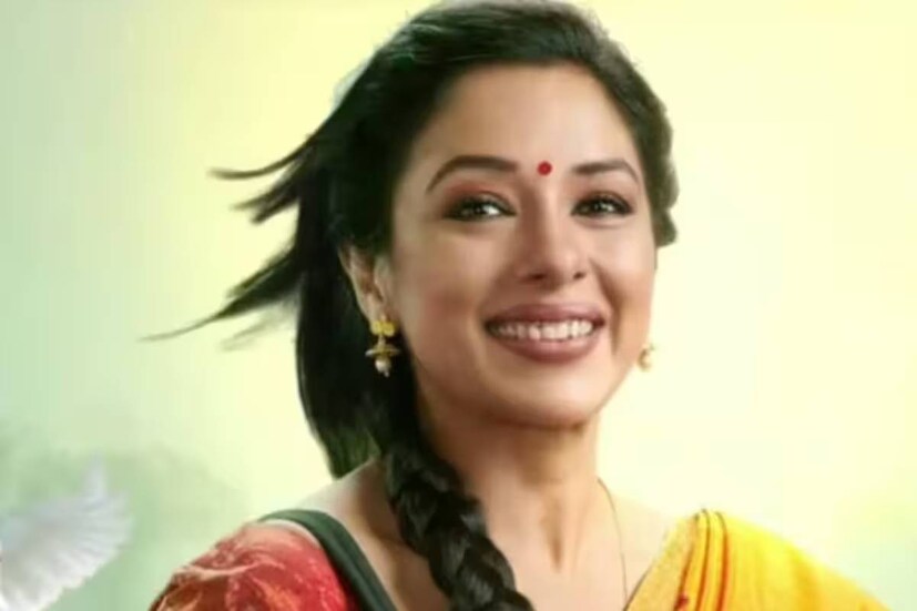 তবে এই তারকাদের টেক্কা দিয়েছেন রূপালি গঙ্গোপাধ্যায়। 'অনুপমা'-র হাত ধরে জনপ্রিয়তার শিখরে পৌঁছেছেন বাঙালি অভিনেত্রী। সূত্রের খবর, প্রত্যেক পর্বের জন্য তিনি ৩ মিলিয়ন অর্থাৎ ৩০ লক্ষ টাকা পারিশ্রমিক পান।
